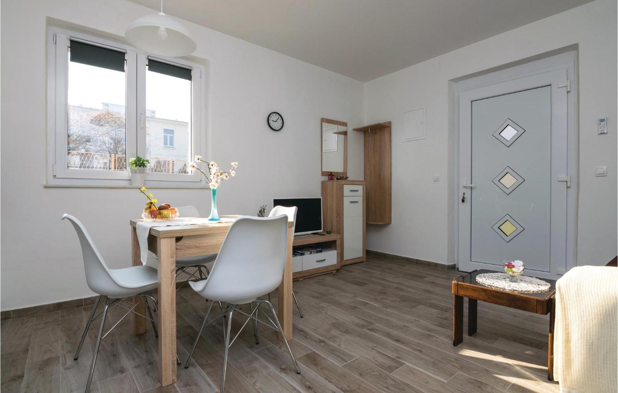 1 Bedroom Gorgeous Apartment In Zadar Eksteriør billede